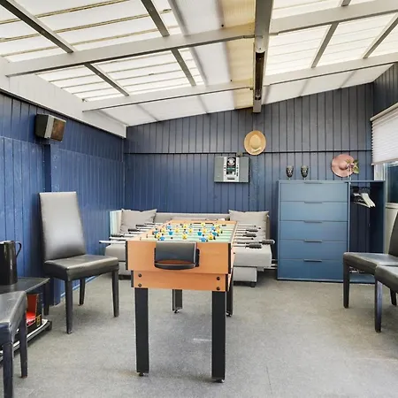 Nera - 10m From The Sea By Interhome *