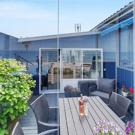 Nera - 10m From The Sea By Interhome *